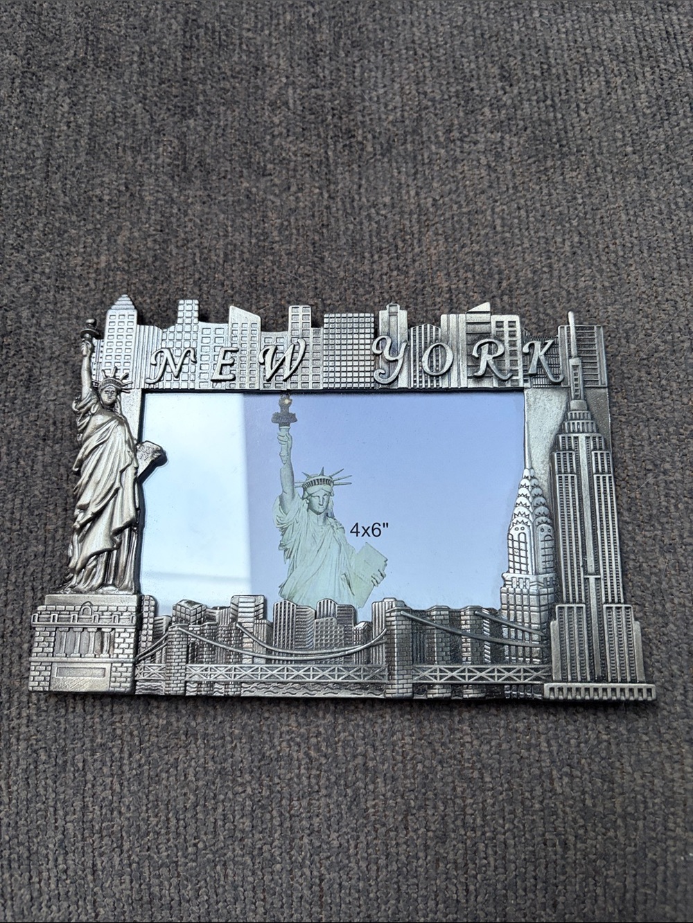 New York Silver Tone Skyline 4x6 Photo Frame